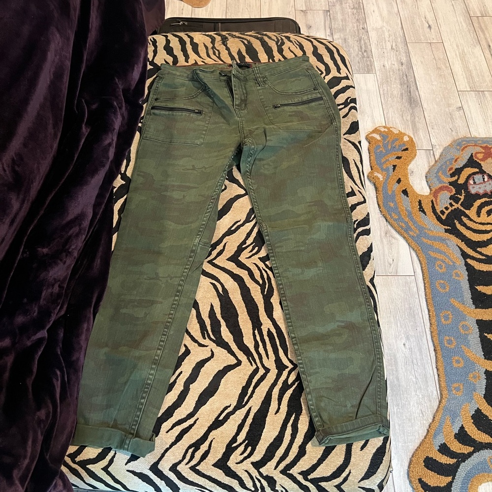 Sanctuary Green Camouflage Ankle Pants